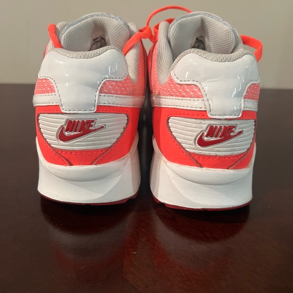 Nike Air Max Ivo White Pink Red Size 9.5 - Picture 3 of 6